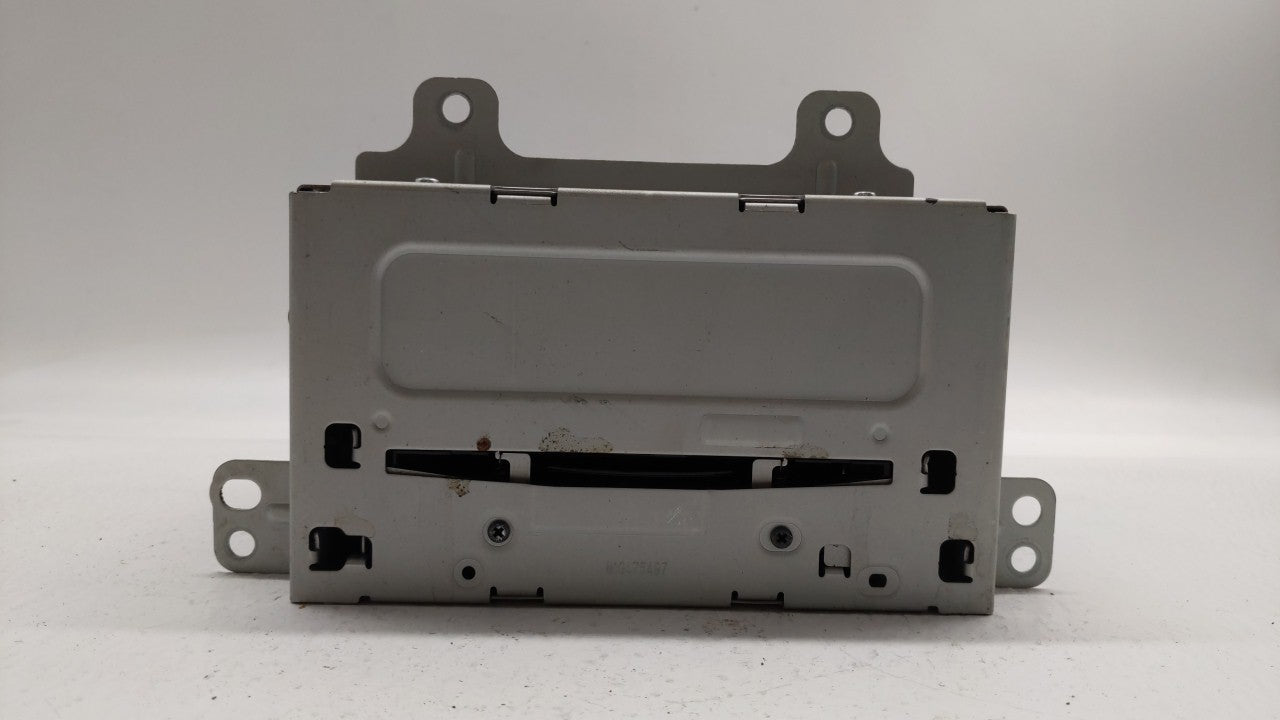 2011-2012 Chevrolet Equinox Radio AM FM Cd Player Receiver Replacement P/N:20983517 22870782 Fits 2010 2011 2012 OEM Used Auto Parts - Oemusedautoparts1.com