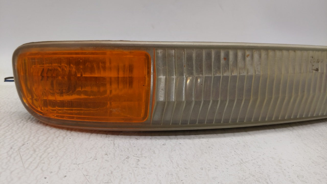 1999-2004 Gmc Sierra 2500 Passenger Right Oem Front Light Lamp - Oemusedautoparts1.com