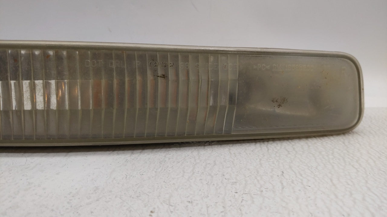 1999-2004 Gmc Sierra 2500 Passenger Right Oem Front Light Lamp - Oemusedautoparts1.com