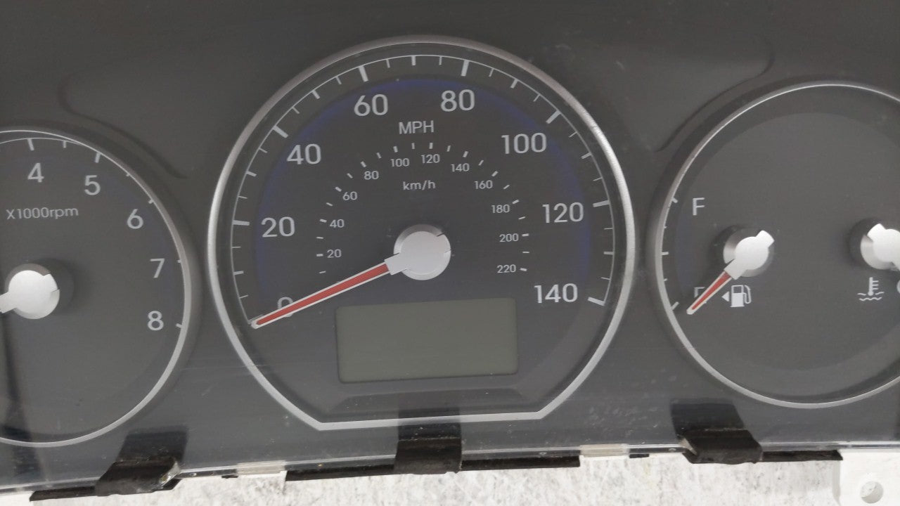 2010-2012 Hyundai Santa Fe Instrument Cluster Speedometer Gauges P/N:94011-0W031 94011-0W030 Fits 2010 2011 2012 OEM Used Auto Parts - Oemusedautoparts1.com