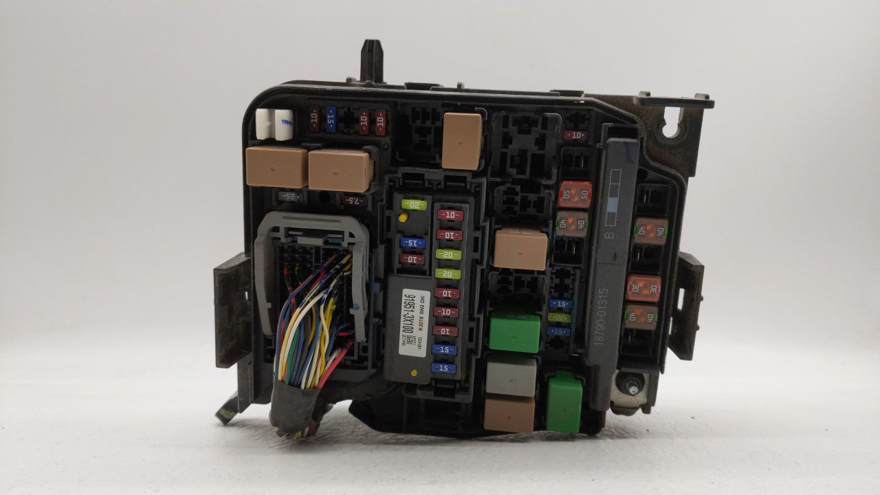 2011-2013 Hyundai Elantra Fusebox Fuse Box Panel Relay Module P/N:91951-3X710 91951-3X100 Fits 2011 2012 2013 OEM Used Auto Parts - Oemusedautoparts1.com