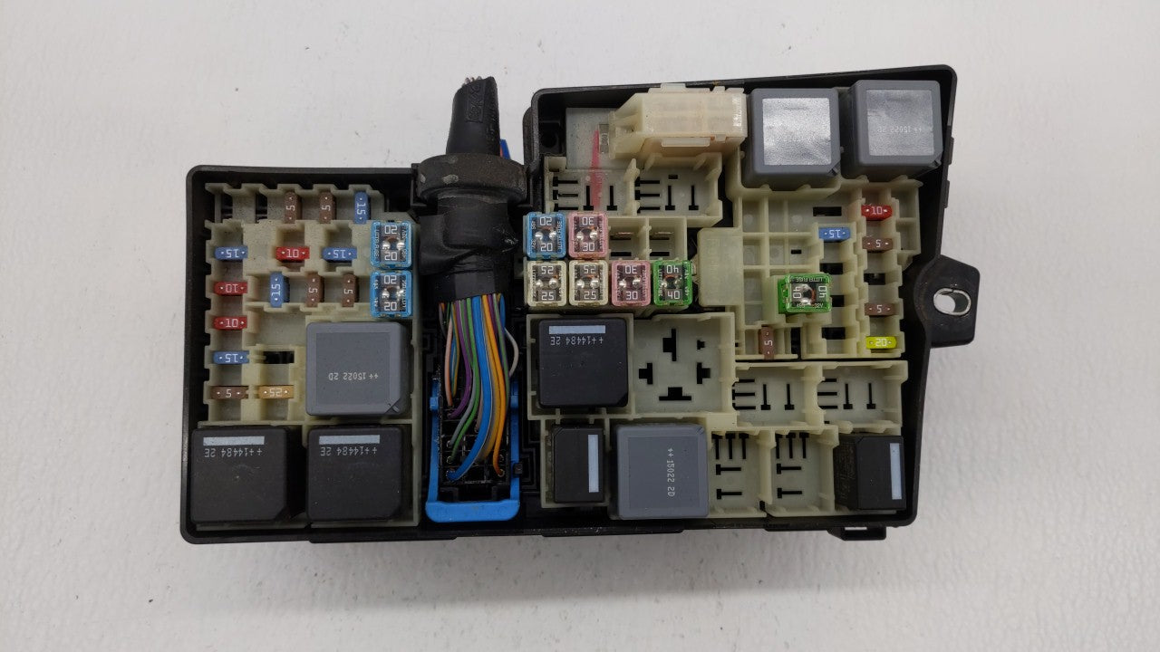 2013-2016 Ford Escape Fusebox Fuse Box Panel Relay Module P/N:AV6T-14A142-AB AV6T-14A067-AD Fits 2013 2014 2015 2016 OEM Used Auto Parts - Oemusedautoparts1.com