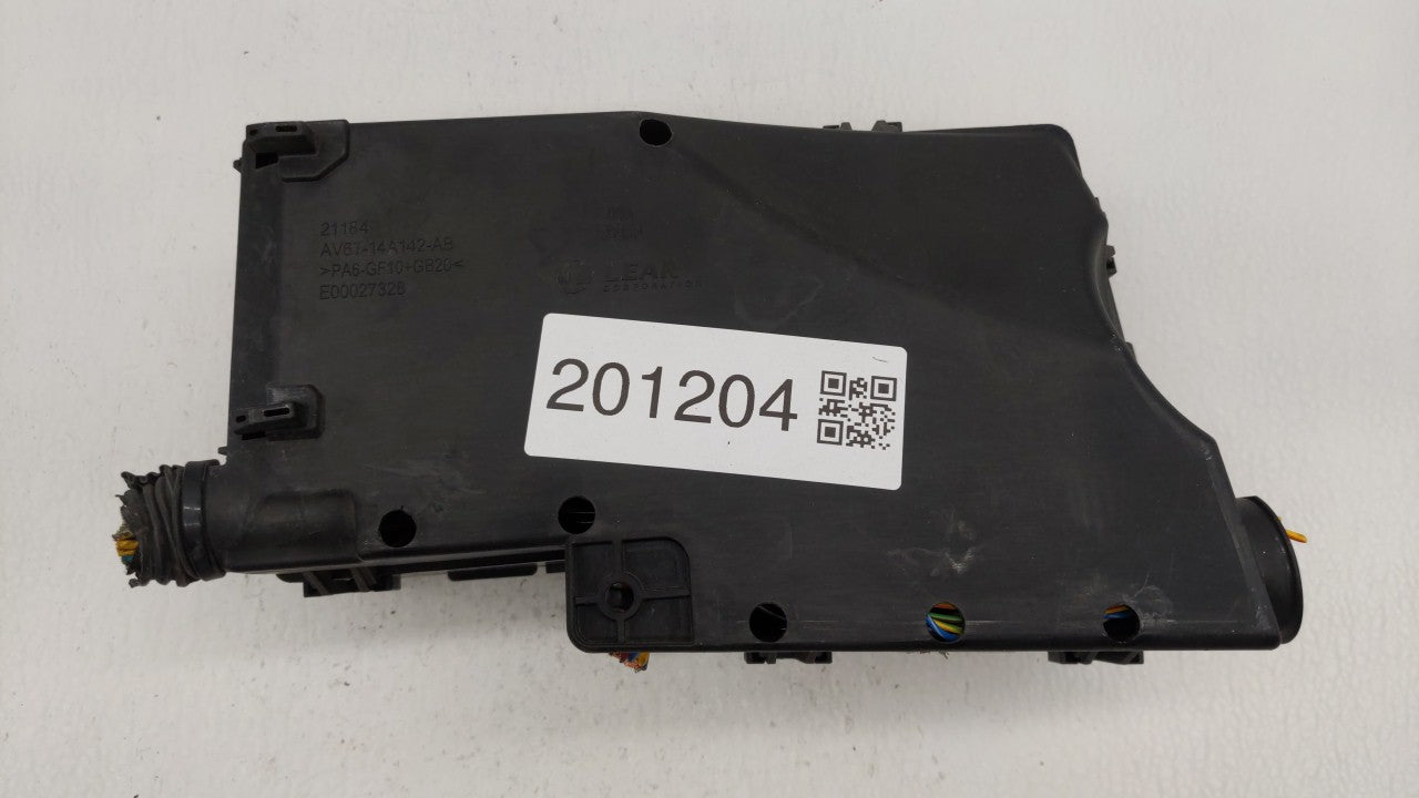 2013-2016 Ford Escape Fusebox Fuse Box Panel Relay Module P/N:AV6T-14A142-AB AV6T-14A067-AD Fits 2013 2014 2015 2016 OEM Used Auto Parts - Oemusedautoparts1.com