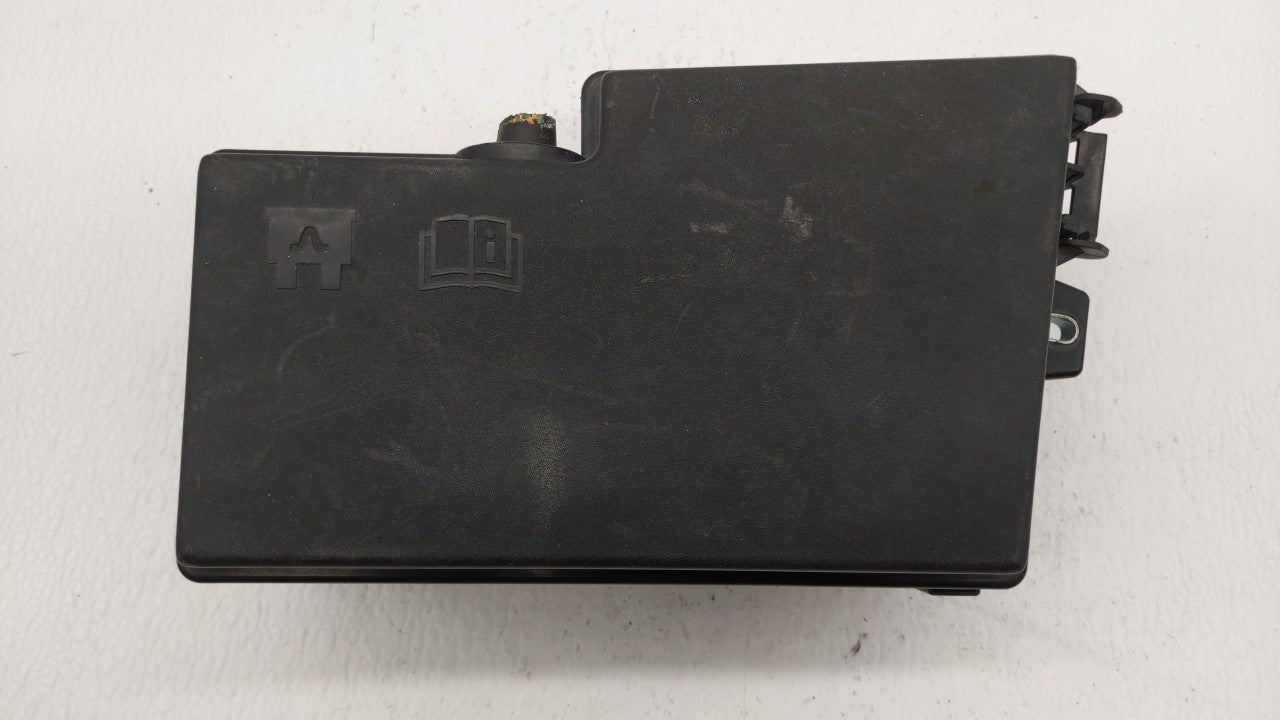 2013-2016 Ford Escape Fusebox Fuse Box Panel Relay Module P/N:AV6T-14A142-AB AV6T-14A067-AD Fits 2013 2014 2015 2016 OEM Used Auto Parts - Oemusedautoparts1.com