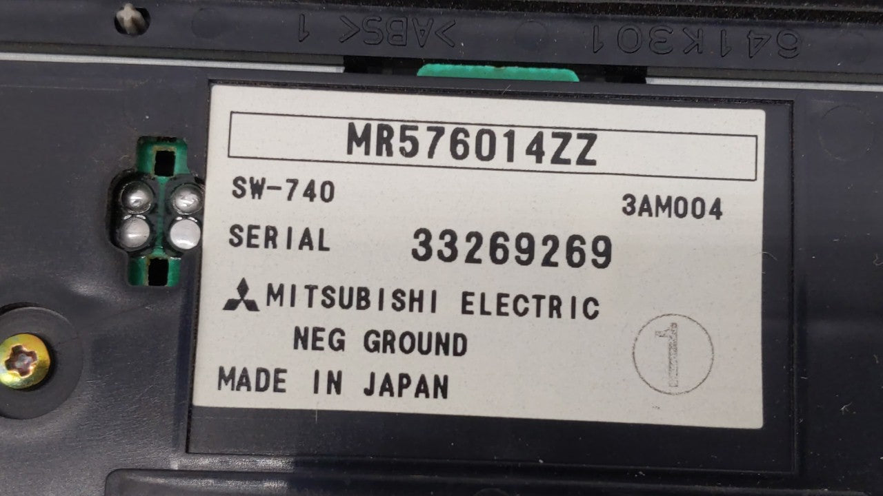 2004-2005 Mitsubishi Endeavor Radio Control Panel - Oemusedautoparts1.com