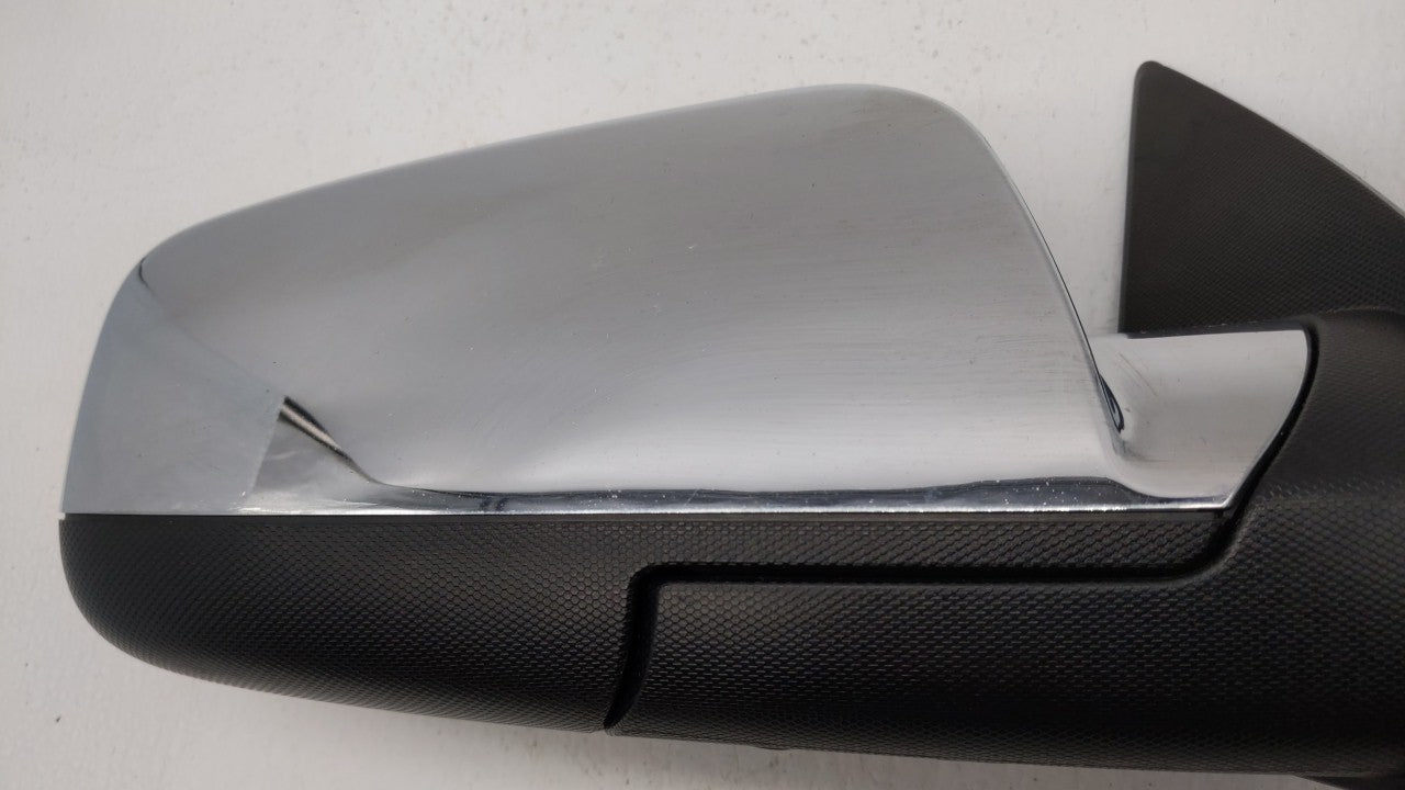 2010-2011 Chevrolet Equinox Side Mirror Replacement Passenger Right View Door Mirror P/N:20858713 208587104 Fits 2010 2011 OEM Used Auto Parts - Oemusedautoparts1.com
