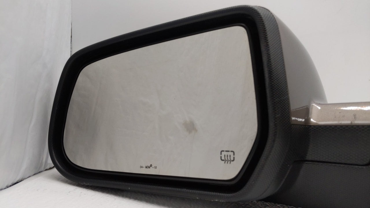 2010-2011 Chevrolet Equinox Side Mirror Replacement Driver Left View Door Mirror P/N:20858729 20858725 Fits 2010 2011 OEM Used Auto Parts - Oemusedautoparts1.com