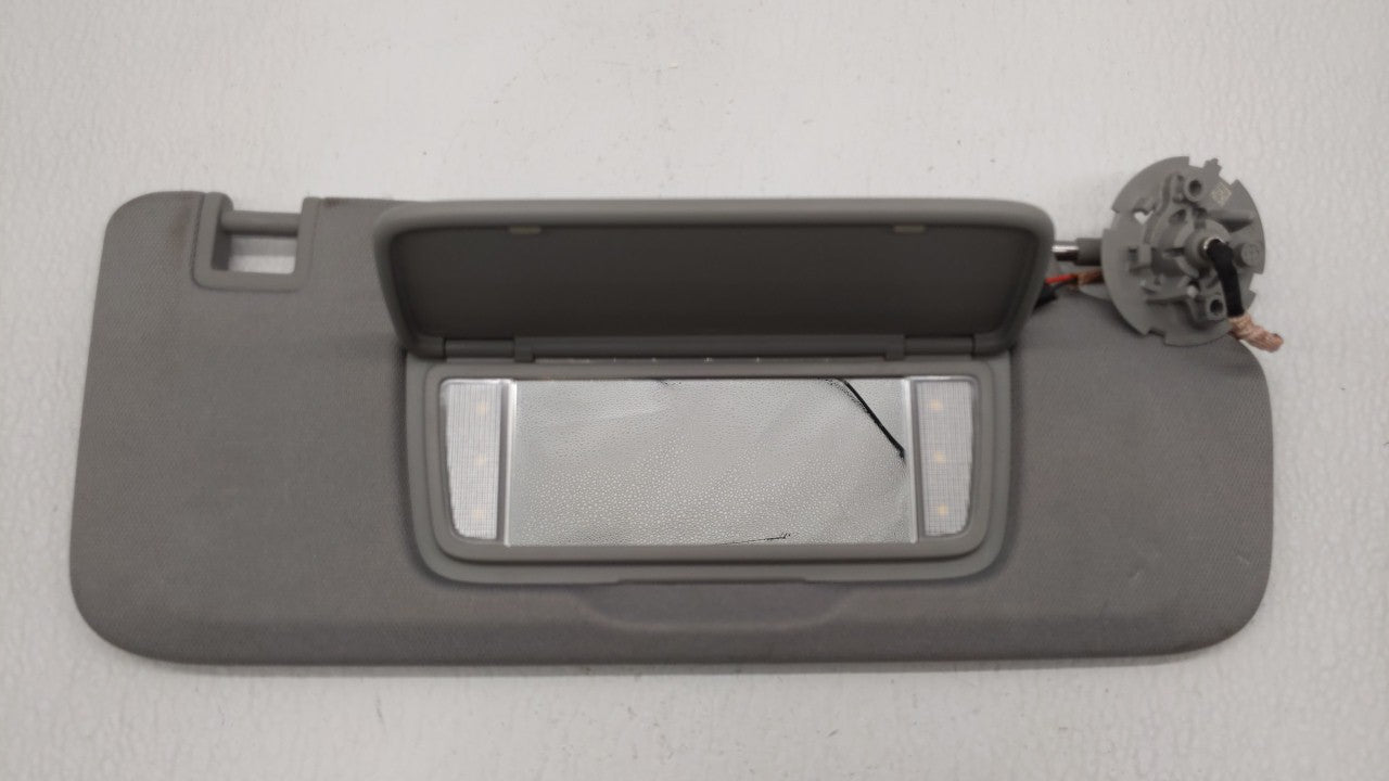 2018-2019 Chevrolet Equinox Sun Visor Shade Replacement Passenger Right Mirror Fits 2018 2019 OEM Used Auto Parts - Oemusedautoparts1.com