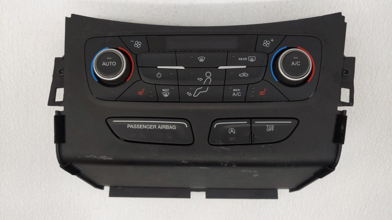 2018-2019 Ford Escape Climate Control Module Temperature AC/Heater Replacement P/N:GJ5T-18C612-CJ GJ5T-18C612-CH Fits 2018 2019 OEM Used Auto Parts - Oemusedautoparts1.com