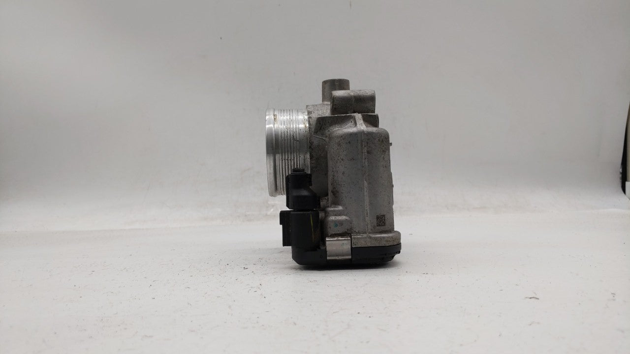 2014-2017 Volkswagen Passat Throttle Body P/N:0 280 750590 06K 133 062 D Fits 2014 2015 2016 2017 OEM Used Auto Parts - Oemusedautoparts1.com