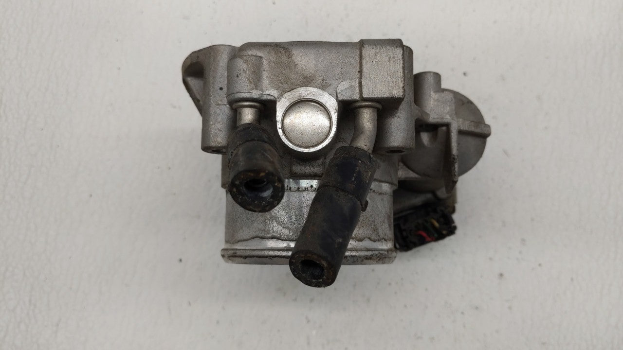 2011-2015 Kia Optima Throttle Body P/N:35100-2G710 Fits 2011 2012 2013 2014 2015 2016 OEM Used Auto Parts - Oemusedautoparts1.com