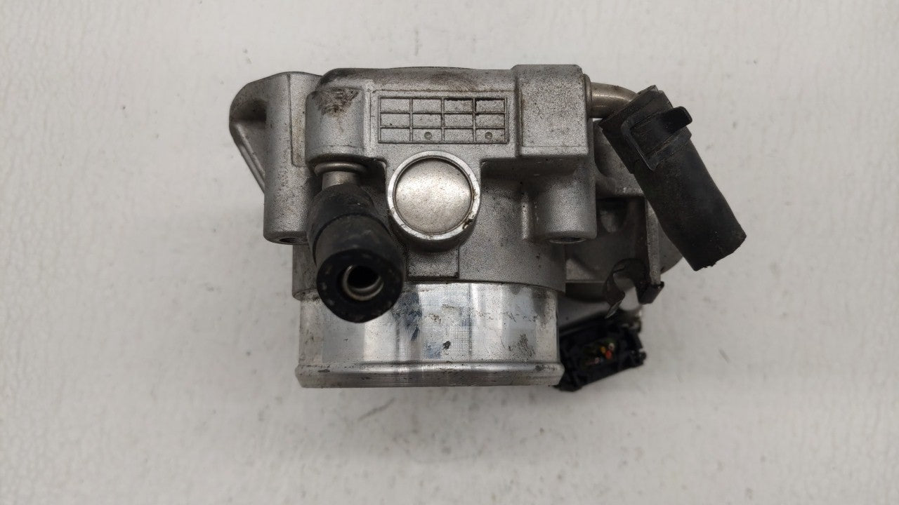 2011-2016 Kia Optima Throttle Body P/N:35100-2G800 Fits 2011 2012 2013 2014 2015 2016 OEM Used Auto Parts - Oemusedautoparts1.com