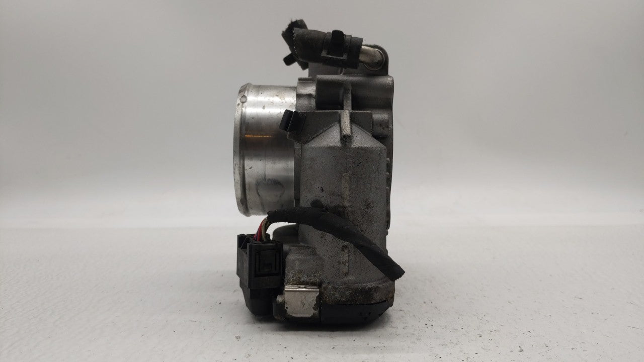 2011-2014 Hyundai Sonata Throttle Body P/N:35100-2G700 Fits 2011 2012 2013 2014 2015 2016 OEM Used Auto Parts - Oemusedautoparts1.com