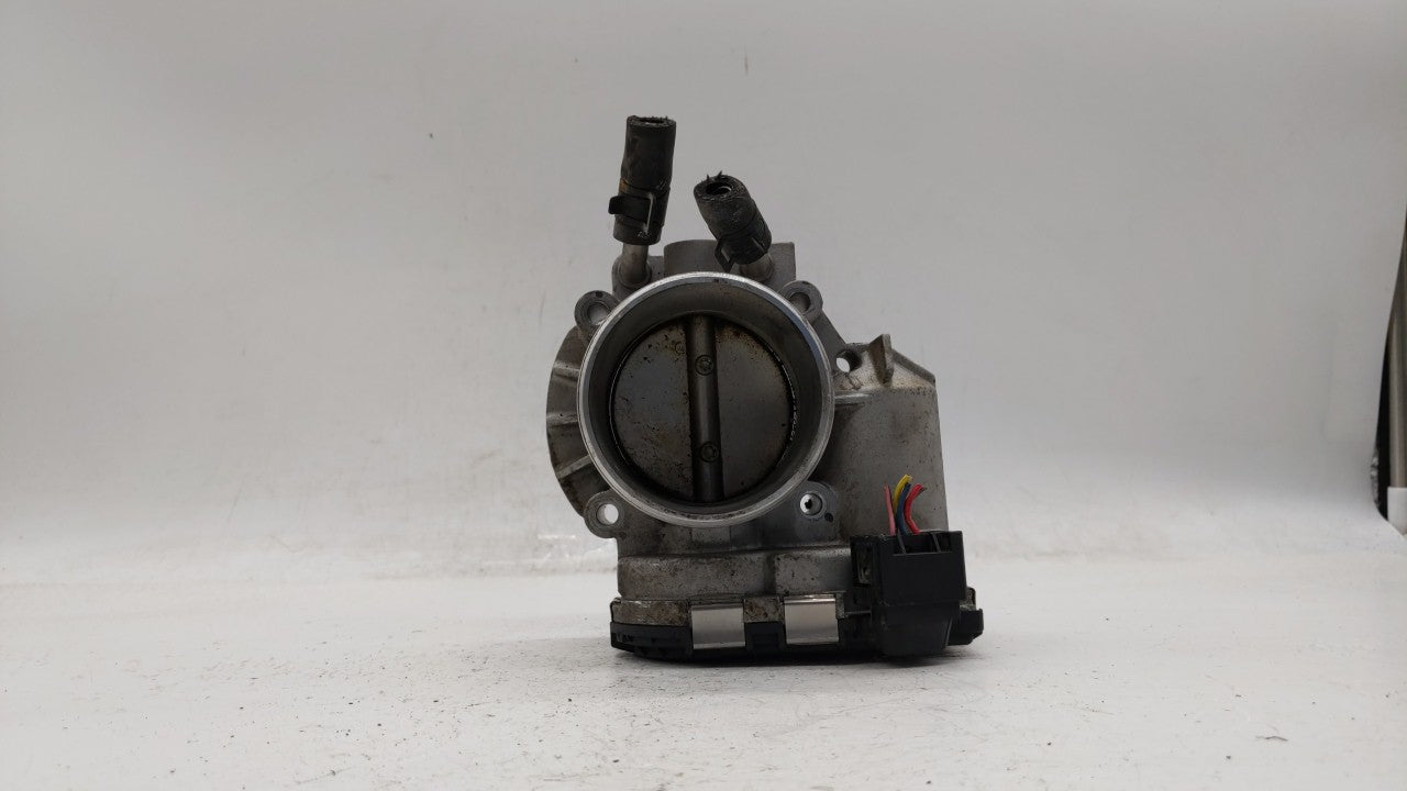 2011-2014 Hyundai Sonata Throttle Body P/N:35100-2G710 Fits 2011 2012 2013 2014 2015 2016 OEM Used Auto Parts - Oemusedautoparts1.com