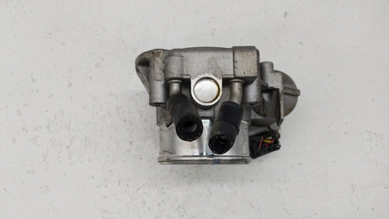 2011-2014 Hyundai Sonata Throttle Body P/N:35100-2G710 Fits 2011 2012 2013 2014 2015 2016 OEM Used Auto Parts - Oemusedautoparts1.com