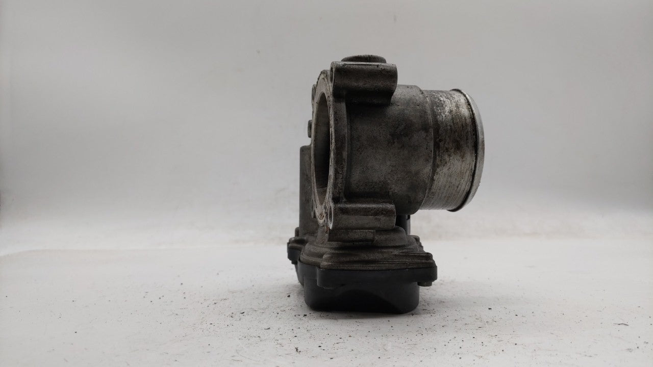 2009-2018 Volkswagen Tiguan Throttle Body P/N:06F 133 062 E 06F 133 062 J Fits OEM Used Auto Parts - Oemusedautoparts1.com