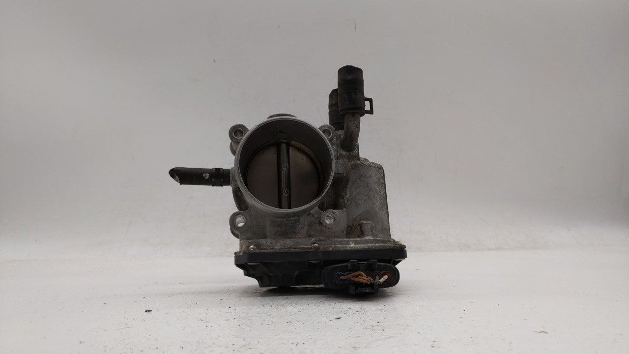 2012-2019 Kia Soul Throttle Body P/N:35100-2B300 Fits 2012 2013 2014 2015 2016 2017 2018 2019 OEM Used Auto Parts - Oemusedautoparts1.com