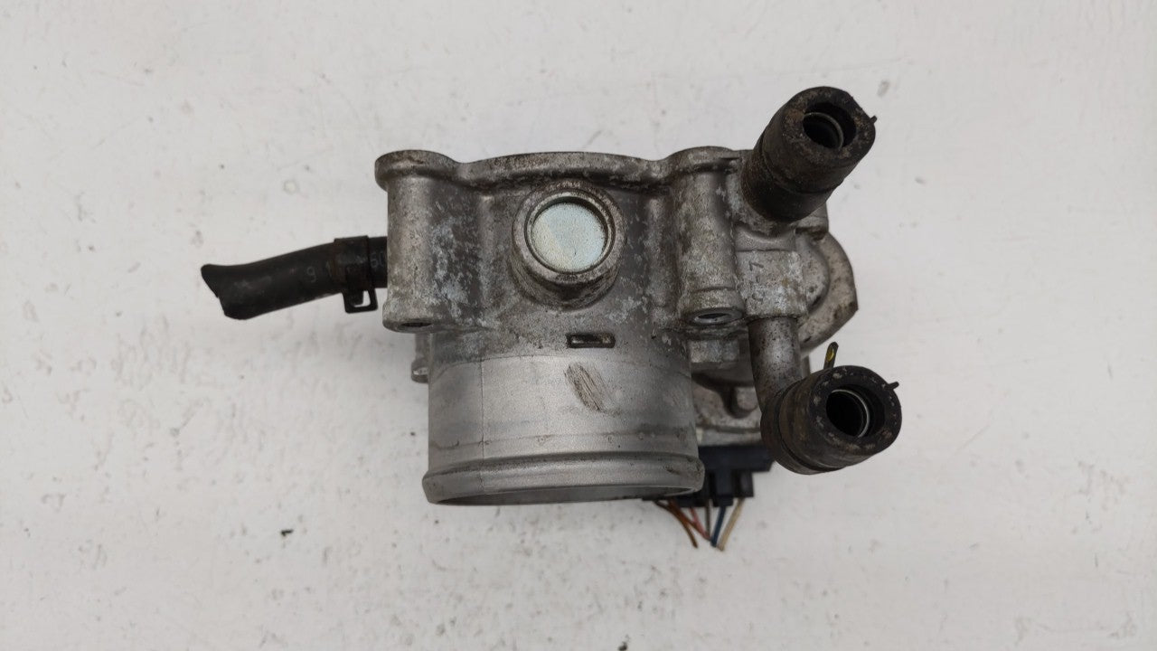 2012-2019 Kia Soul Throttle Body P/N:35100-2B300 Fits 2012 2013 2014 2015 2016 2017 2018 2019 OEM Used Auto Parts - Oemusedautoparts1.com