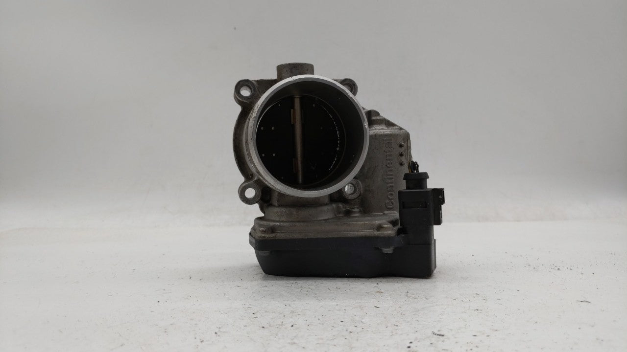 2006-2010 Volkswagen Passat Throttle Body P/N:06F 133 062 E 06F 133 062 J Fits OEM Used Auto Parts - Oemusedautoparts1.com