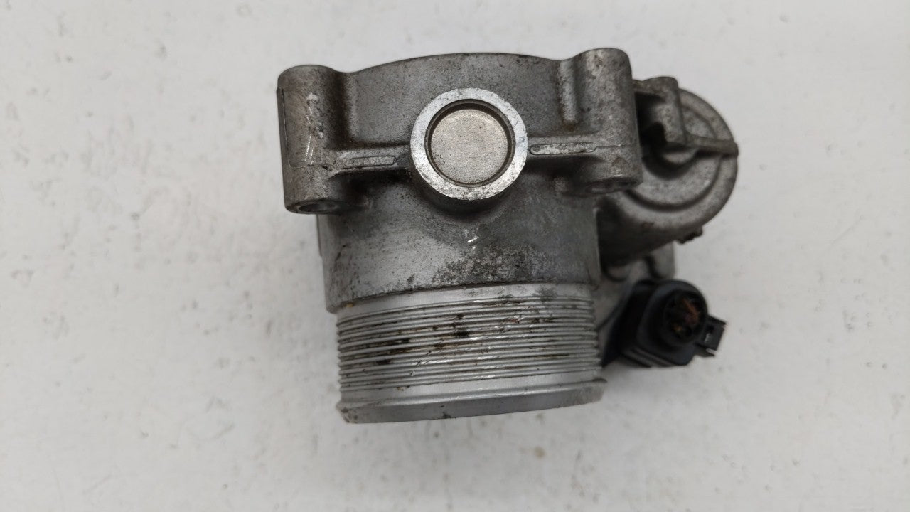 2006-2010 Volkswagen Passat Throttle Body P/N:06F 133 062 E 06F 133 062 J Fits OEM Used Auto Parts - Oemusedautoparts1.com