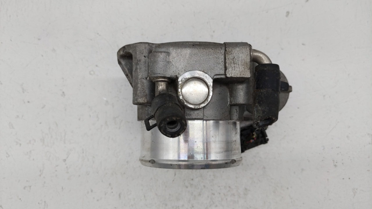 2011-2014 Hyundai Sonata Throttle Body P/N:35100-2G700 Fits 2011 2012 2013 2014 2015 2016 OEM Used Auto Parts - Oemusedautoparts1.com