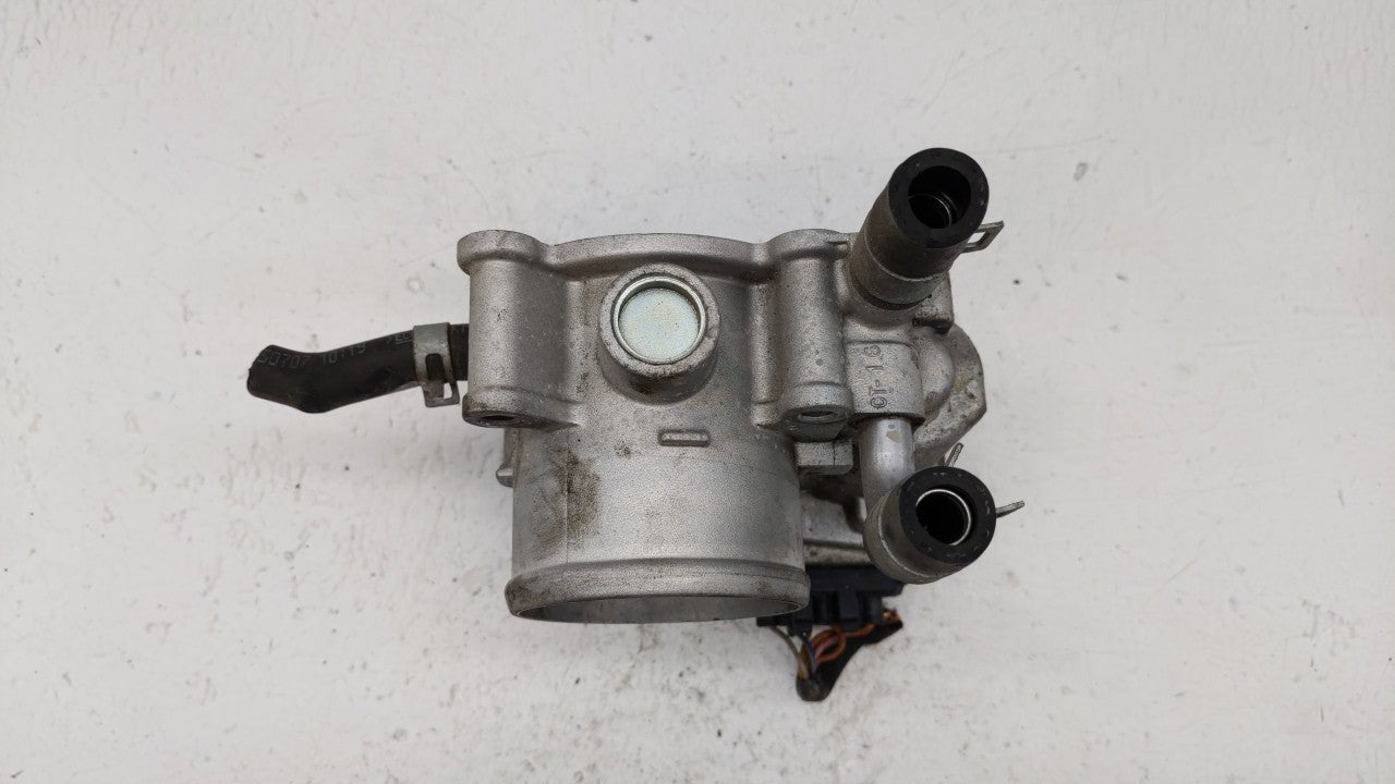 2012-2019 Kia Soul Throttle Body P/N:35100-2B300 Fits 2012 2013 2014 2015 2016 2017 2018 2019 OEM Used Auto Parts - Oemusedautoparts1.com