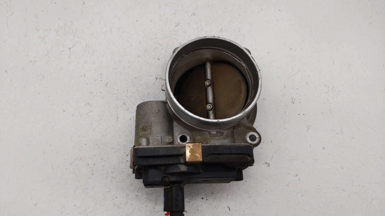 2014-2018 Gmc Sierra 1500 Throttle Body P/N:12678224 12617792 Fits 2014 2015 2016 2017 2018 2019 OEM Used Auto Parts - Oemusedautoparts1.com