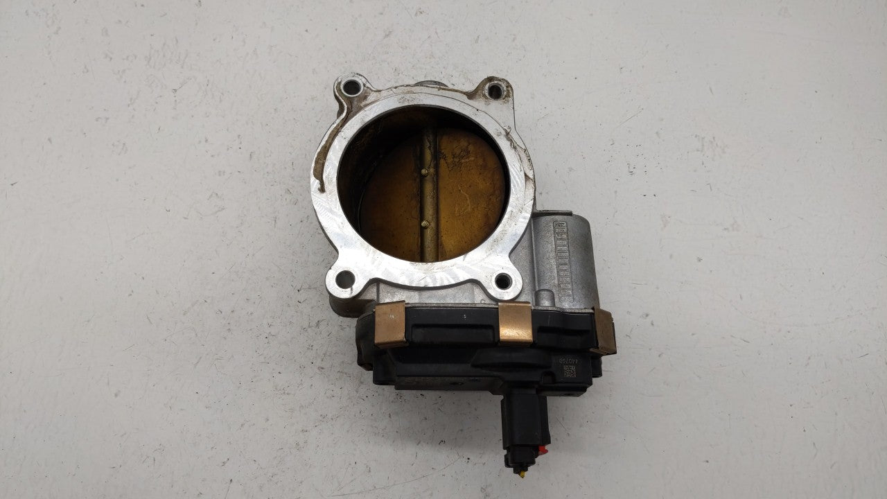 2014-2018 Gmc Sierra 1500 Throttle Body P/N:12678224 12617792 Fits 2014 2015 2016 2017 2018 2019 OEM Used Auto Parts - Oemusedautoparts1.com