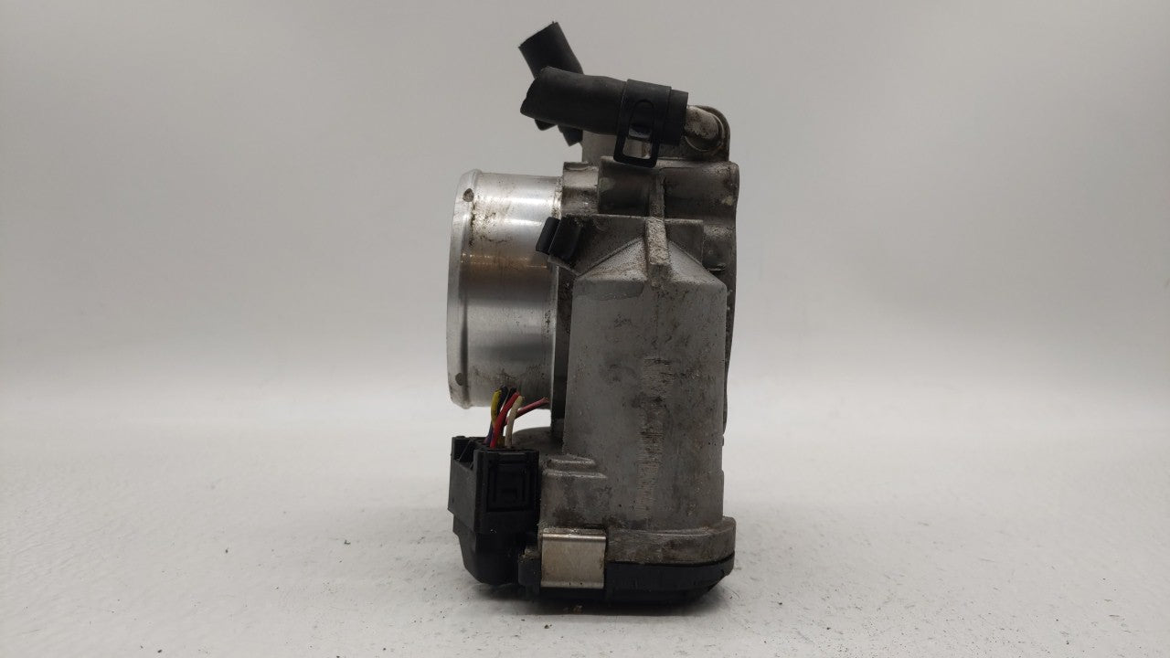 2011-2014 Hyundai Sonata Throttle Body P/N:35100-2G700 Fits 2011 2012 2013 2014 2015 2016 OEM Used Auto Parts - Oemusedautoparts1.com