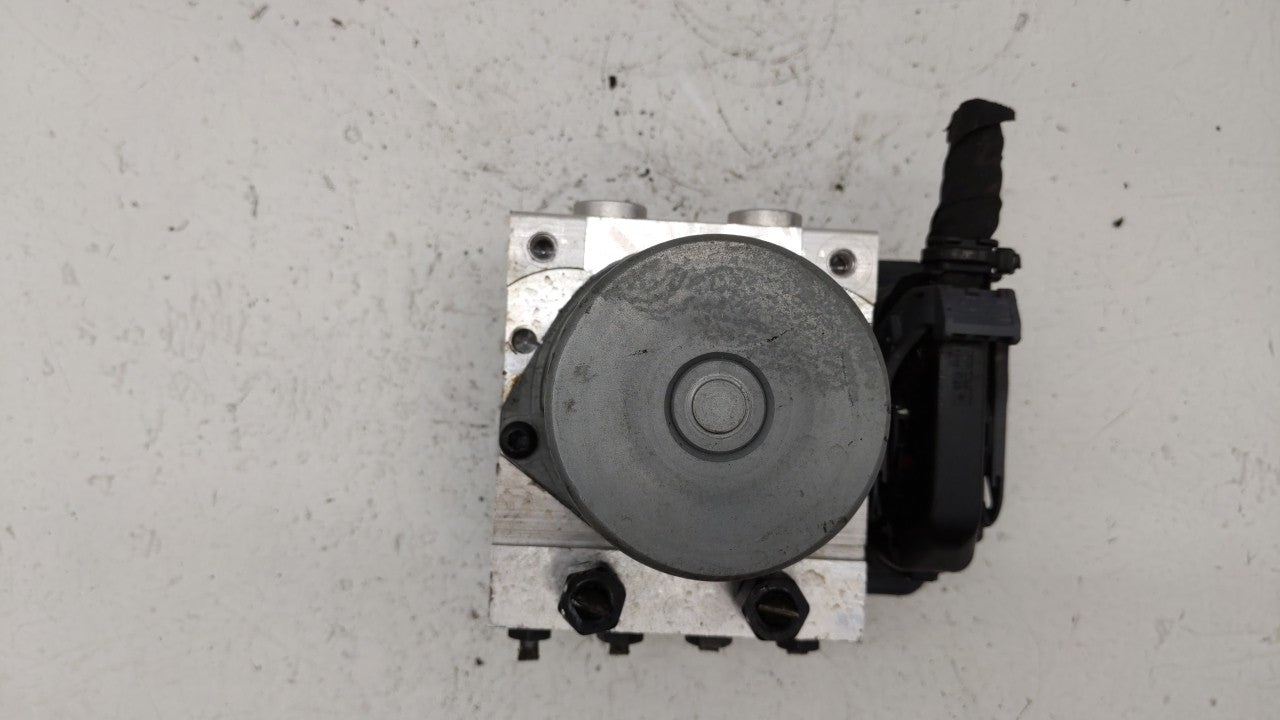 2016 Kia Soul ABS Pump Control Module Replacement P/N:58900-B2720 58920-B2720 Fits OEM Used Auto Parts - Oemusedautoparts1.com