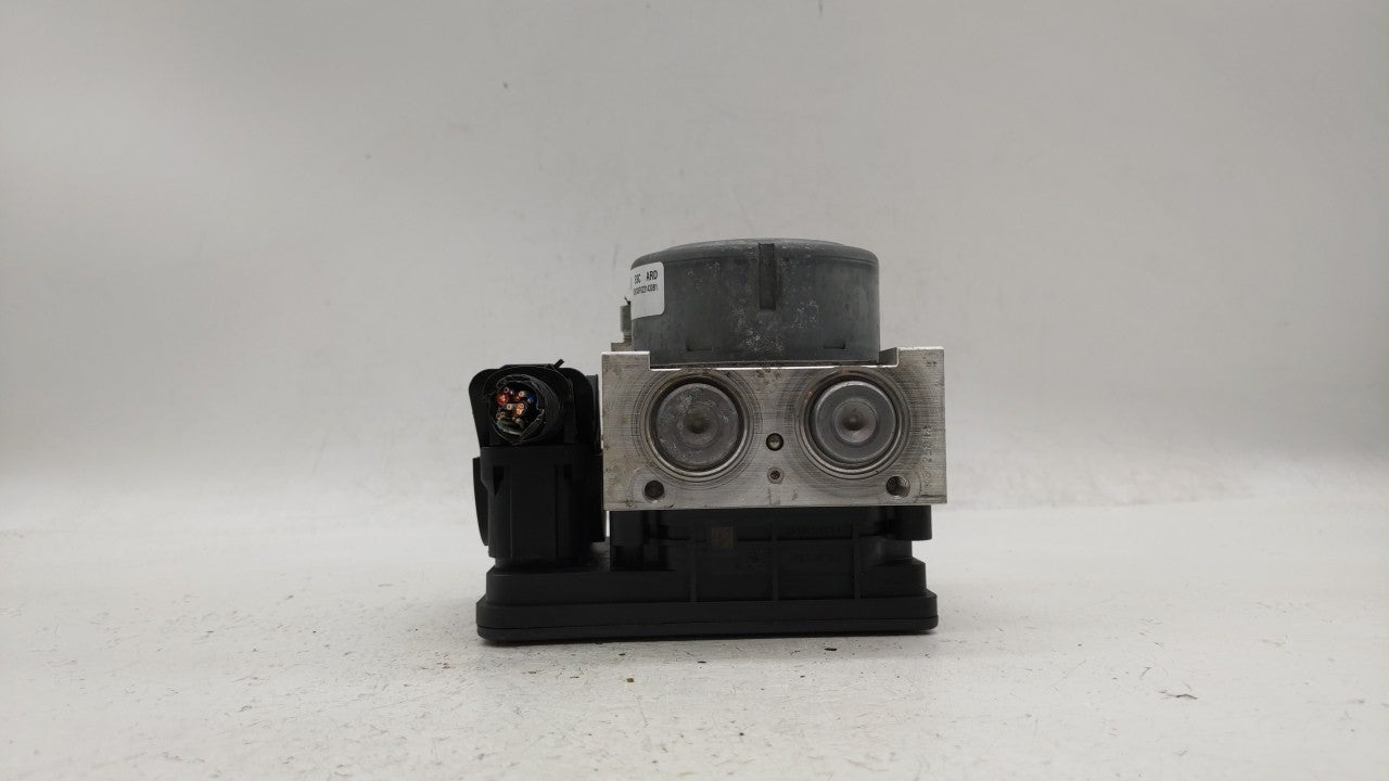 2013-2014 Cadillac Xts ABS Pump Control Module Replacement P/N:22929240 23105132 Fits 2013 2014 OEM Used Auto Parts - Oemusedautoparts1.com