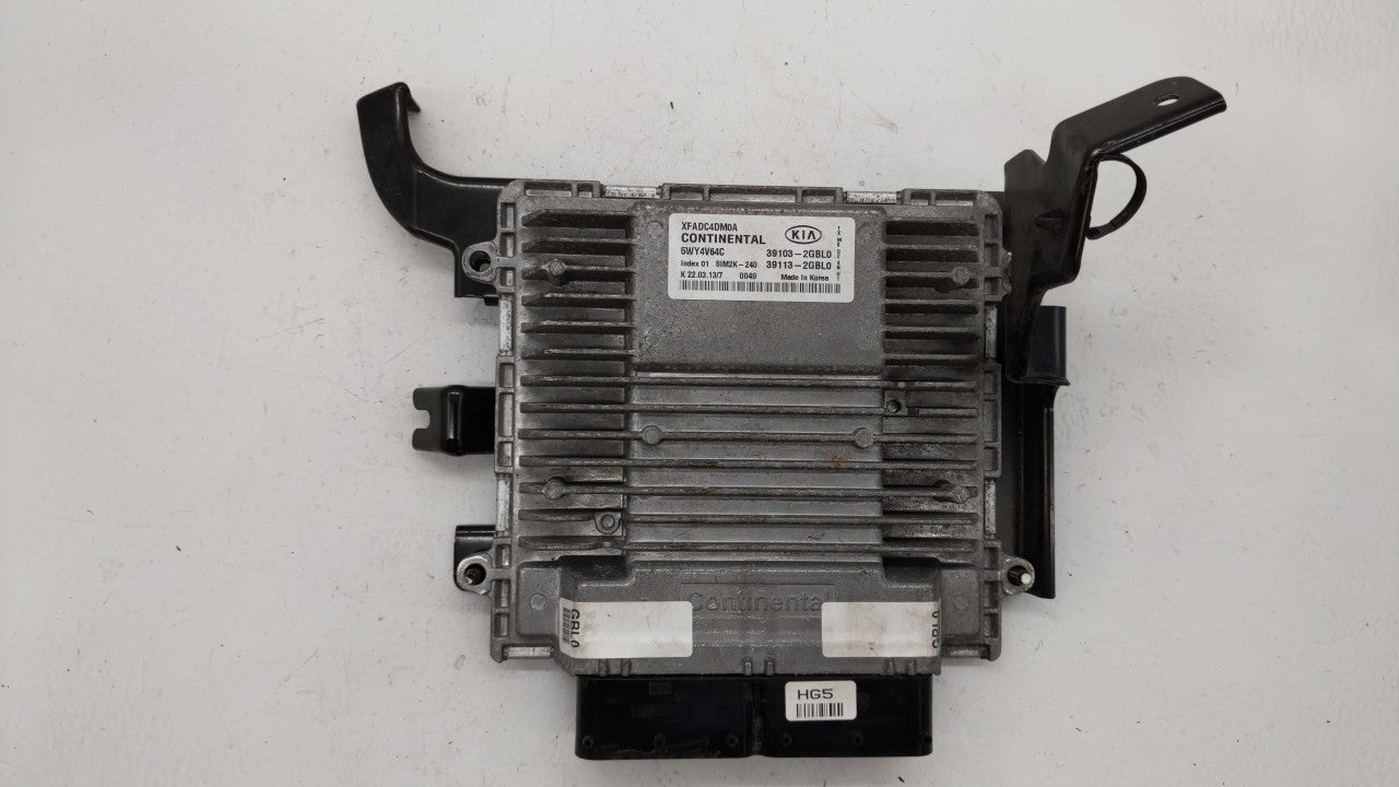 2014-2015 Kia Sorento PCM Engine Computer ECU ECM PCU OEM P/N:39103-2GBL0 39103-2GBL2 Fits 2014 2015 OEM Used Auto Parts - Oemusedautoparts1.com