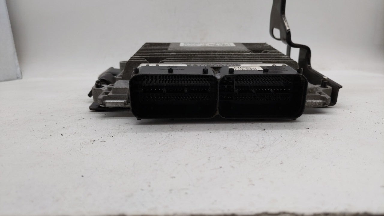 2014-2015 Kia Sorento PCM Engine Computer ECU ECM PCU OEM P/N:39103-2GBL0 39103-2GBL2 Fits 2014 2015 OEM Used Auto Parts - Oemusedautoparts1.com