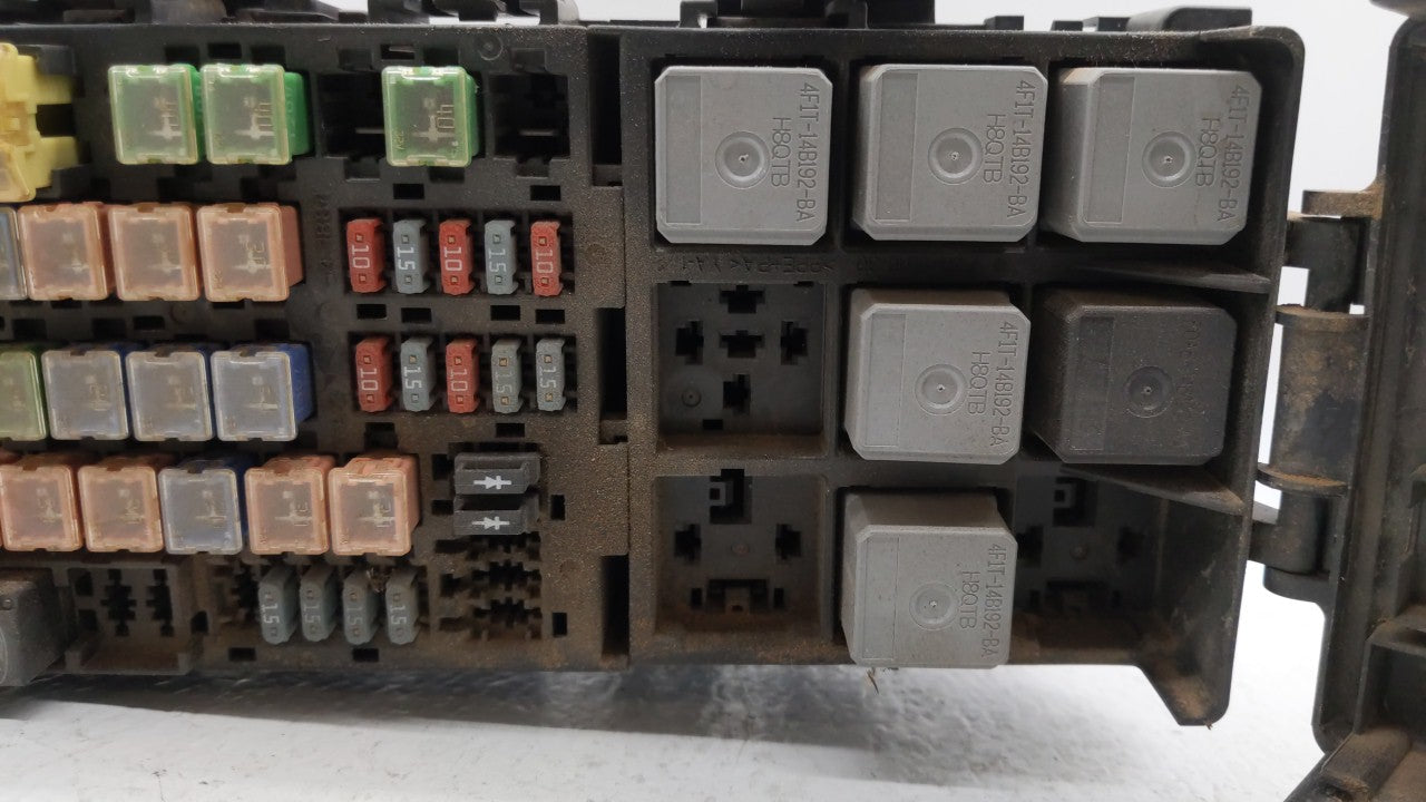 2007-2010 Lincoln Mkz Fusebox Fuse Box Panel Relay Module P/N:9H61-14290-B Fits 2007 2008 2009 2010 OEM Used Auto Parts - Oemusedautoparts1.com