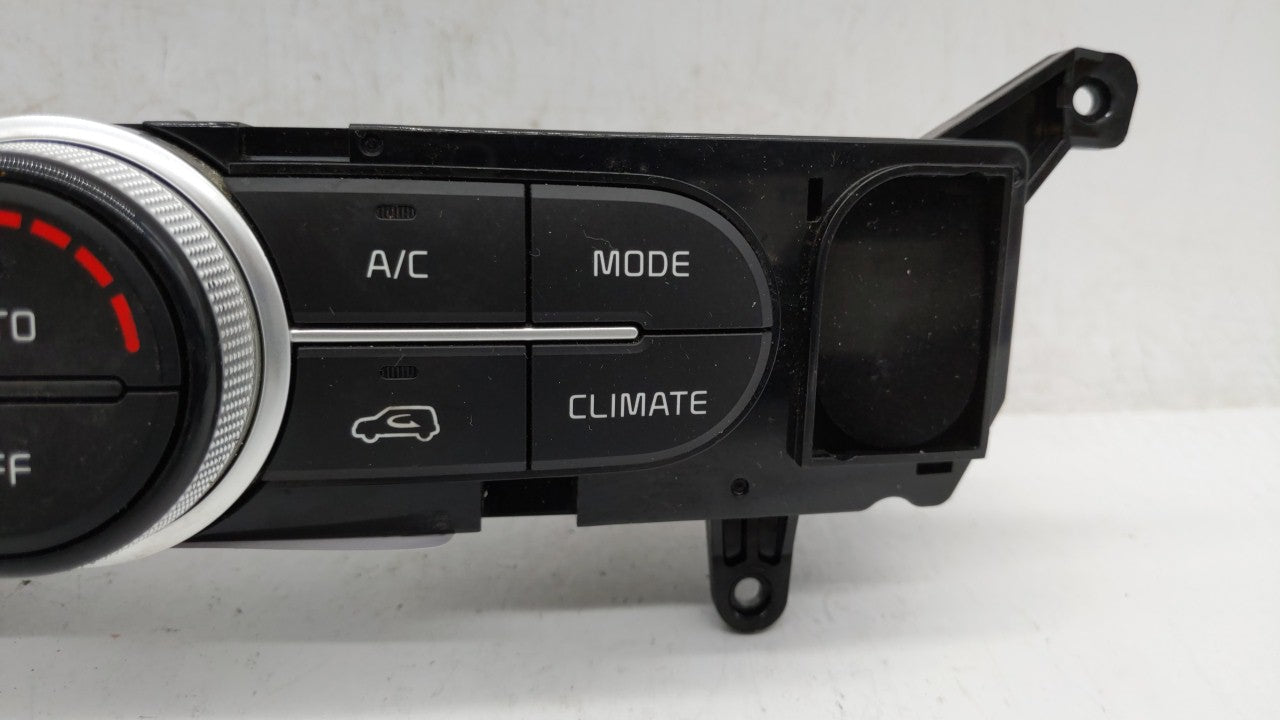 2017-2019 Kia Soul Climate Control Module Temperature AC/Heater Replacement P/N:97250-B2DQ1CA 97250-B2GQ1CA Fits 2017 2018 2019 OEM Used Auto Parts - Oemusedautoparts1.com