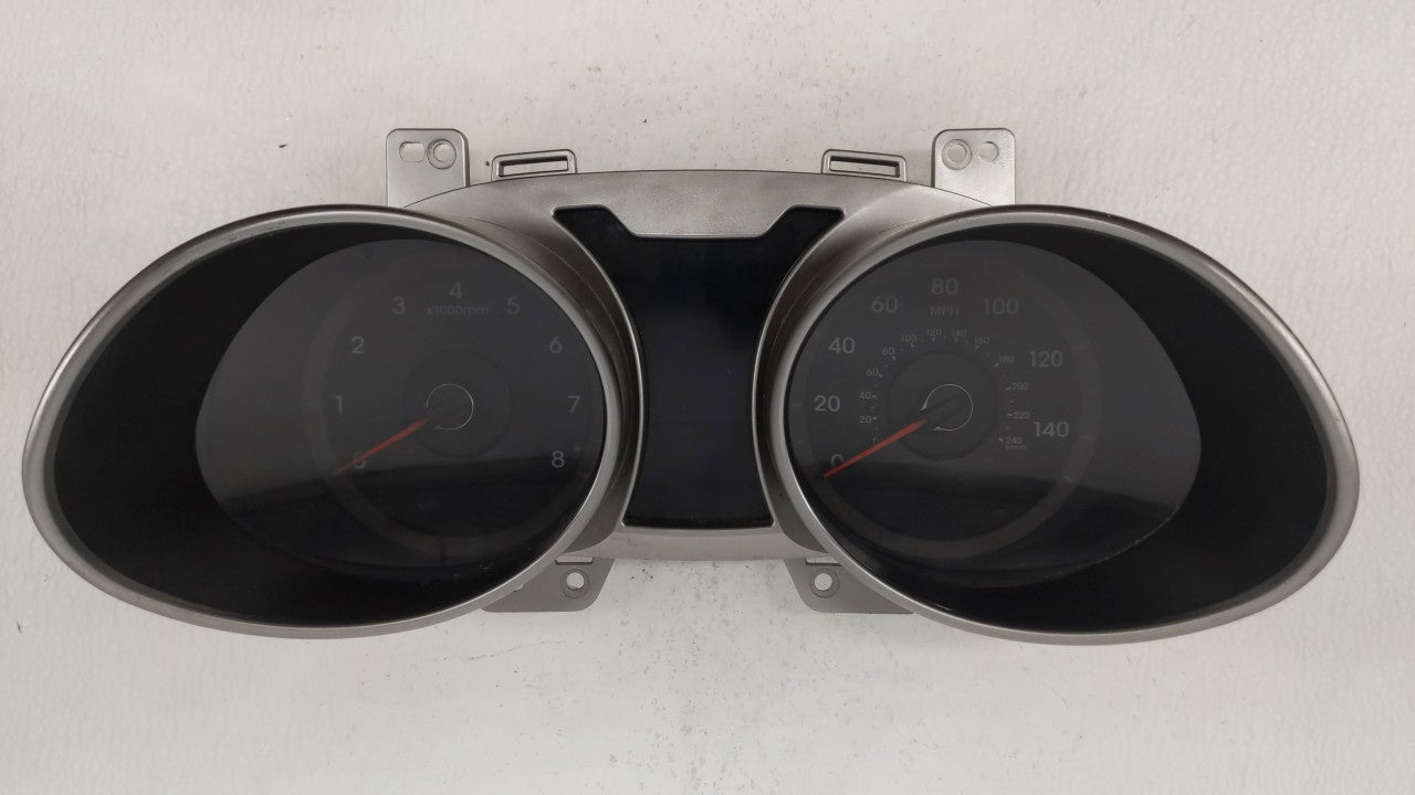 2012-2015 Hyundai Veloster Instrument Cluster Speedometer Gauges P/N:94011-2V330PD5 94001-2V330 Fits 2012 2013 2014 2015 OEM Used Auto Parts - Oemusedautoparts1.com
