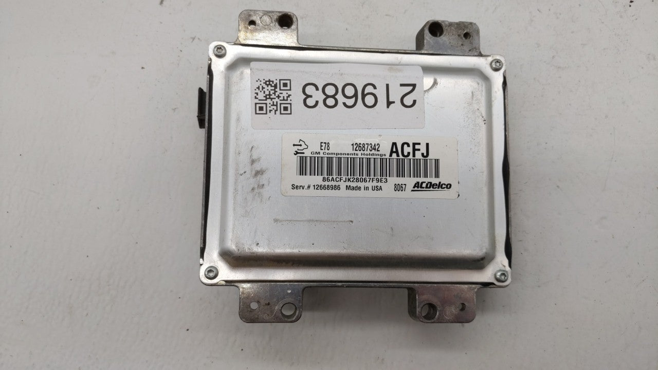 2017-2018 Chevrolet Silverado 3500 PCM Engine Computer ECU ECM PCU OEM P/N:12668986 12679097 Fits 2017 2018 2019 OEM Used Auto Parts - Oemusedautoparts1.com