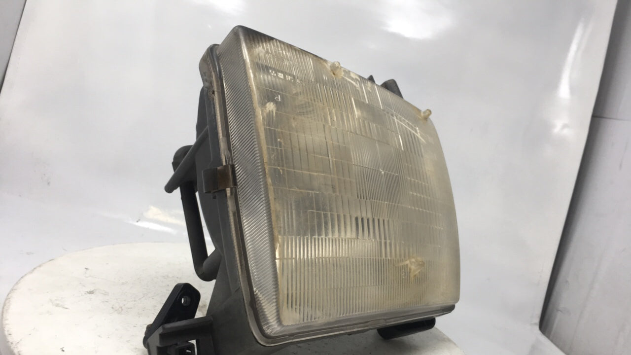 2000-2001 Nissan Xterra Passenger Right Oem Head Light Headlight Lamp - Oemusedautoparts1.com