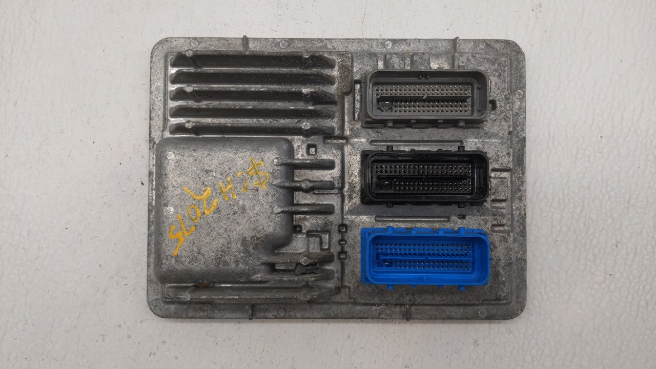 2018-2019 Chevrolet Equinox PCM Engine Computer ECU ECM PCU OEM P/N:12676683 12697837 Fits 2017 2018 2019 OEM Used Auto Parts - Oemusedautoparts1.com