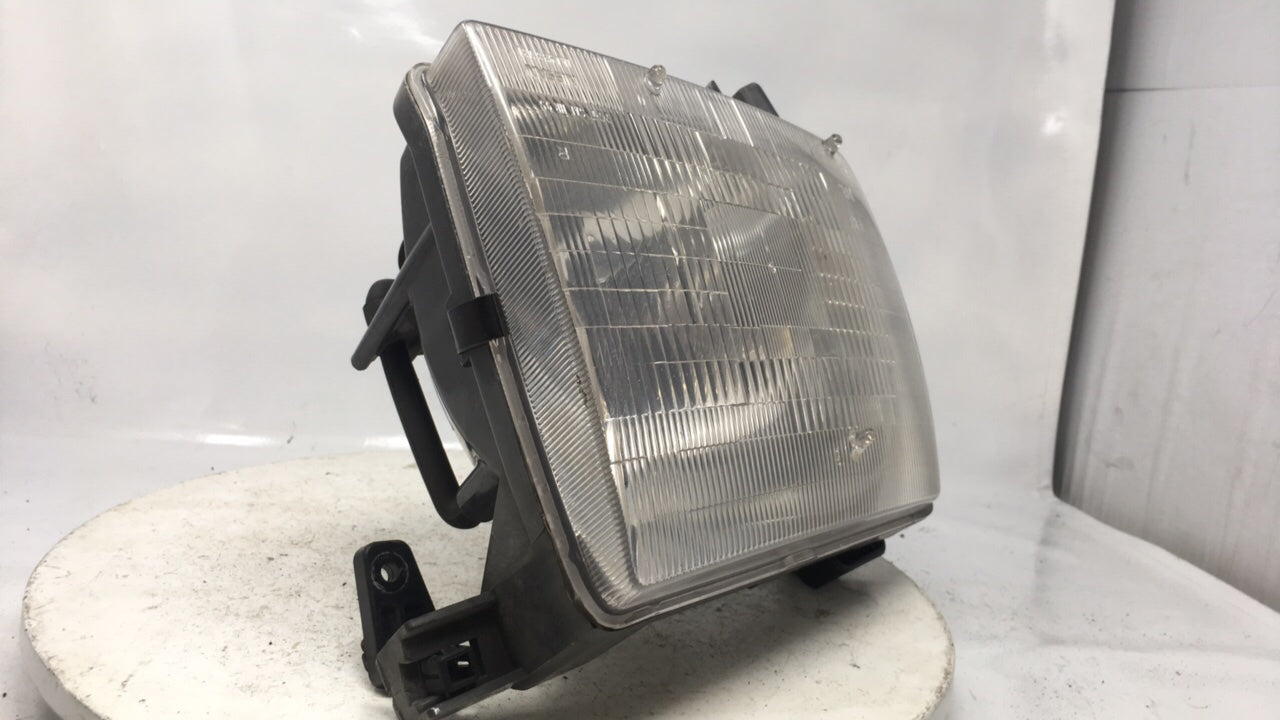 2000-2001 Nissan Xterra Passenger Right Oem Head Light Headlight Lamp - Oemusedautoparts1.com