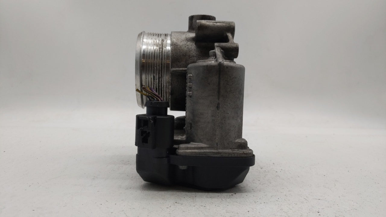 2009-2018 Volkswagen Tiguan Throttle Body P/N:06F 133 062 E 06F 133 062 J Fits OEM Used Auto Parts - Oemusedautoparts1.com