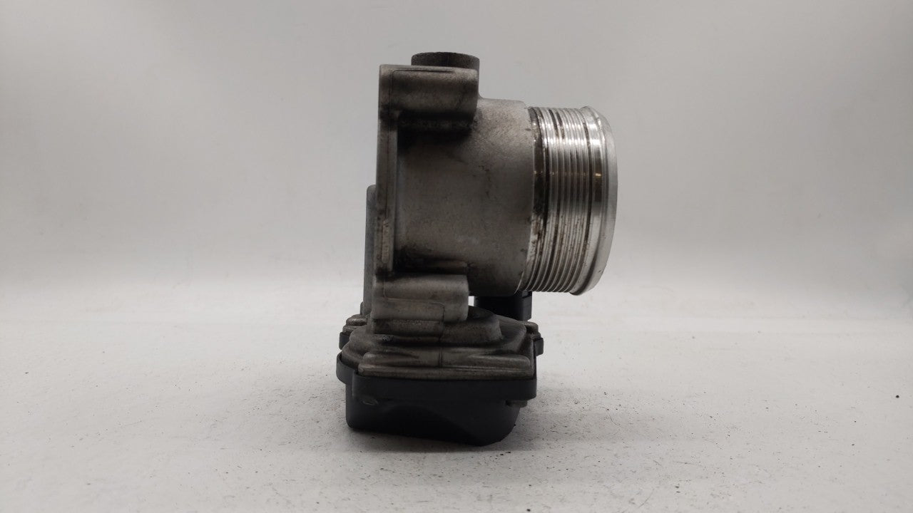 2009-2018 Volkswagen Tiguan Throttle Body P/N:06F 133 062 E 06F 133 062 J Fits OEM Used Auto Parts - Oemusedautoparts1.com