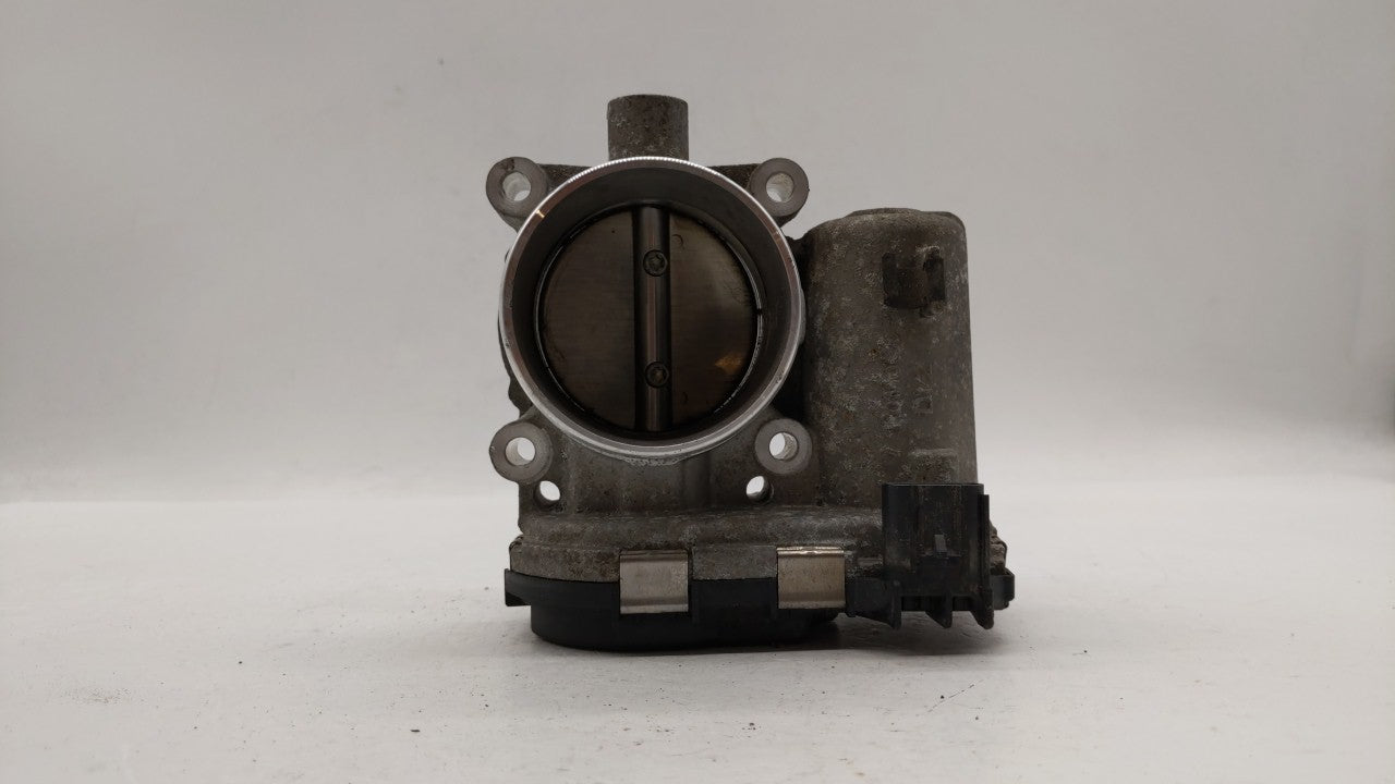 2012-2013 Ford Focus Throttle Body P/N:CM5E-9F991-AD Fits 2012 2013 2014 2015 2016 2017 OEM Used Auto Parts - Oemusedautoparts1.com