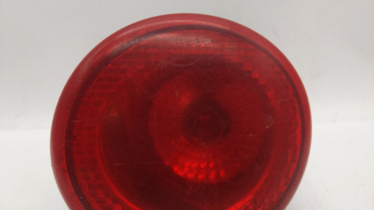 2008 Chevrolet Hhr Tail Light Assembly Passenger Right OEM P/N:25823015 15875484 Fits 2006 2007 2009 2010 2011 OEM Used Auto Parts - Oemusedautoparts1.com