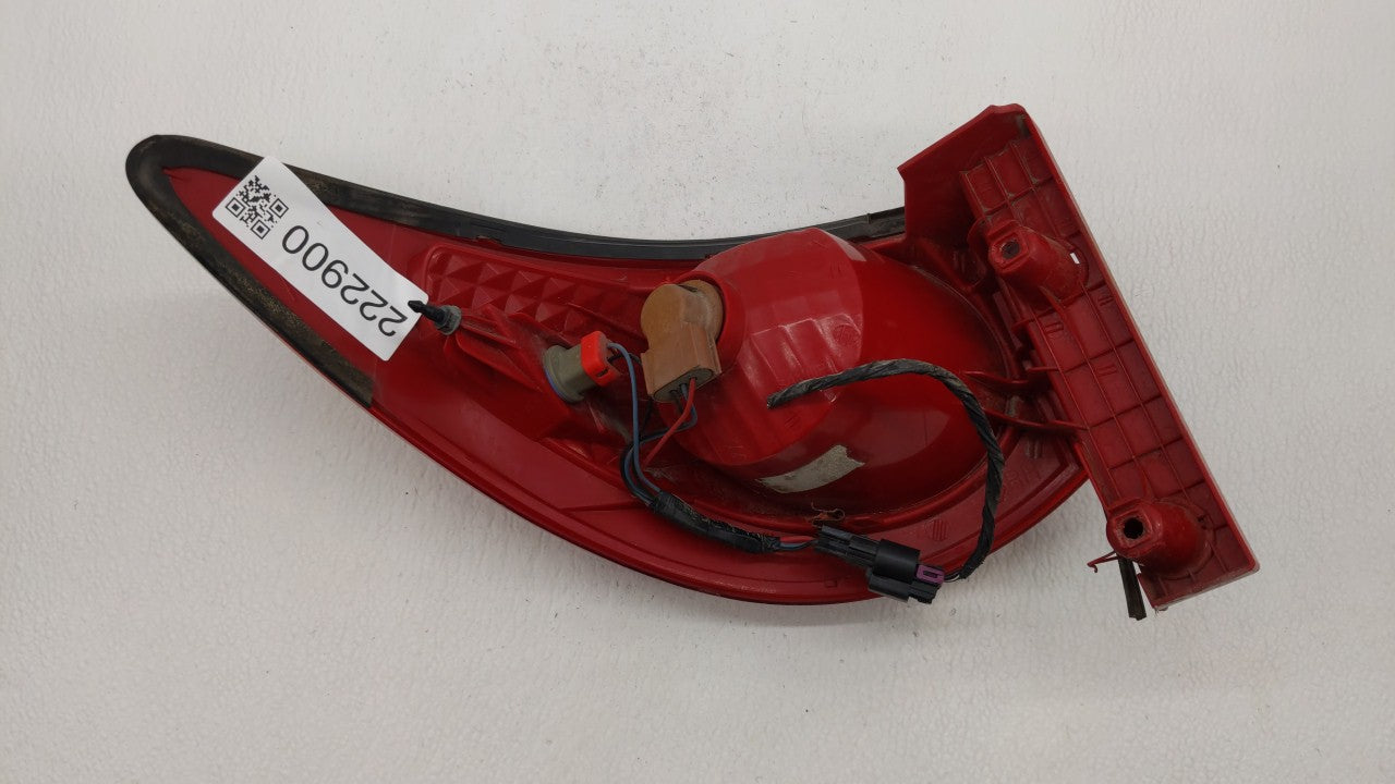 2009-2012 Chevrolet Traverse Tail Light Assembly Passenger Right OEM Fits 2009 2010 2011 2012 OEM Used Auto Parts - Oemusedautoparts1.com