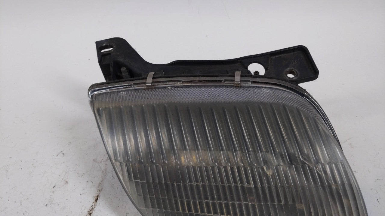 1995-2002 Pontiac Sunfire Passenger Right Oem Head Light Headlight Lamp - Oemusedautoparts1.com