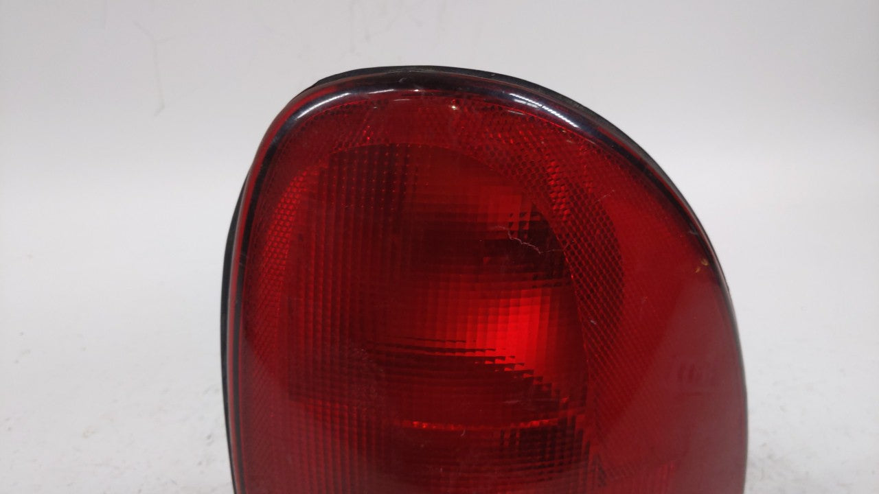 1998-2003 Dodge Durango Tail Light Assembly Passenger Right OEM P/N:4576362 Fits 1996 1997 1998 1999 2000 2001 2002 2003 OEM Used Auto Parts - Oemusedautoparts1.com