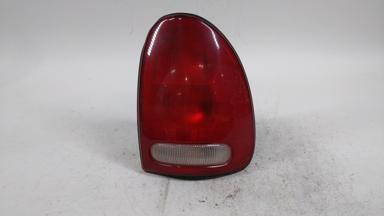 1998-2003 Dodge Durango Tail Light Assembly Passenger Right OEM P/N:4576362 Fits 1996 1997 1998 1999 2000 2001 2002 2003 OEM Used Auto Parts - Oemusedautoparts1.com
