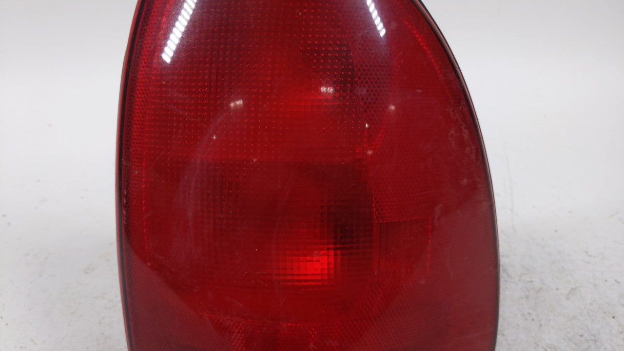 1998-2003 Dodge Durango Tail Light Assembly Passenger Right OEM P/N:4576362 Fits 1996 1997 1998 1999 2000 2001 2002 2003 OEM Used Auto Parts - Oemusedautoparts1.com