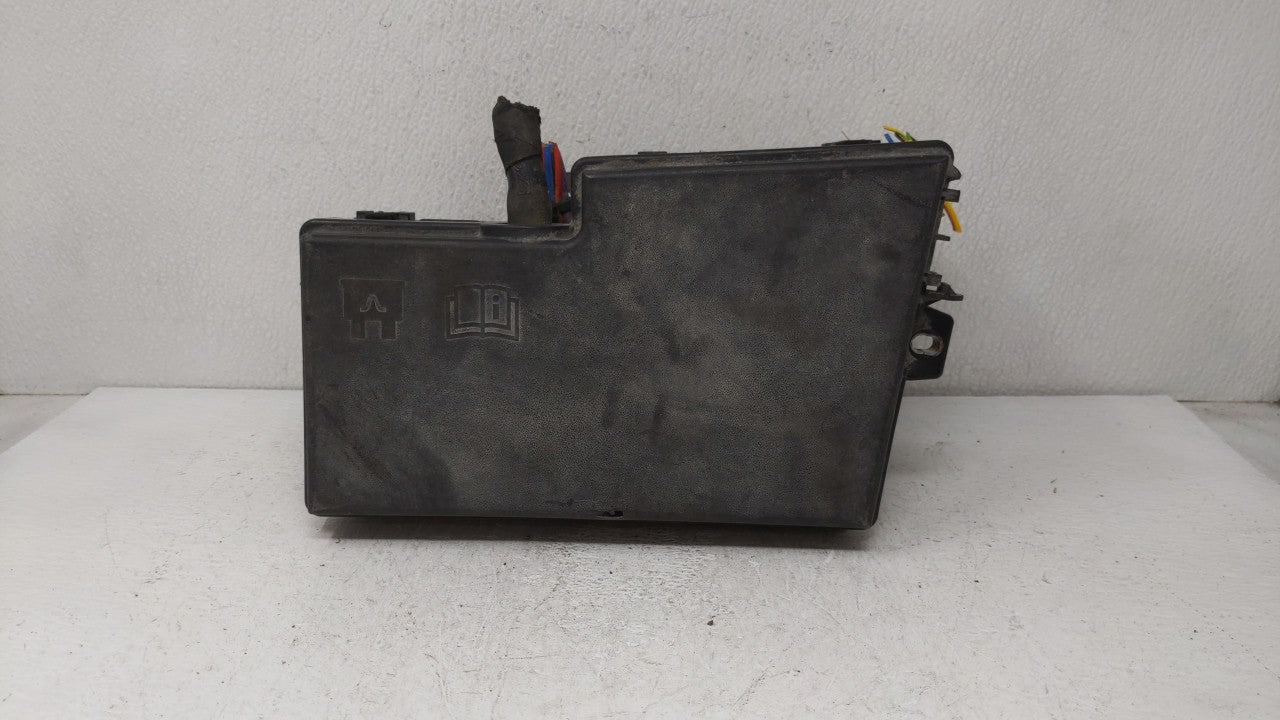 2013-2016 Ford Escape Fusebox Fuse Box Panel Relay Module P/N:AV6T-14A142-AB AV6T-14A067-AD Fits 2013 2014 2015 2016 OEM Used Auto Parts - Oemusedautoparts1.com